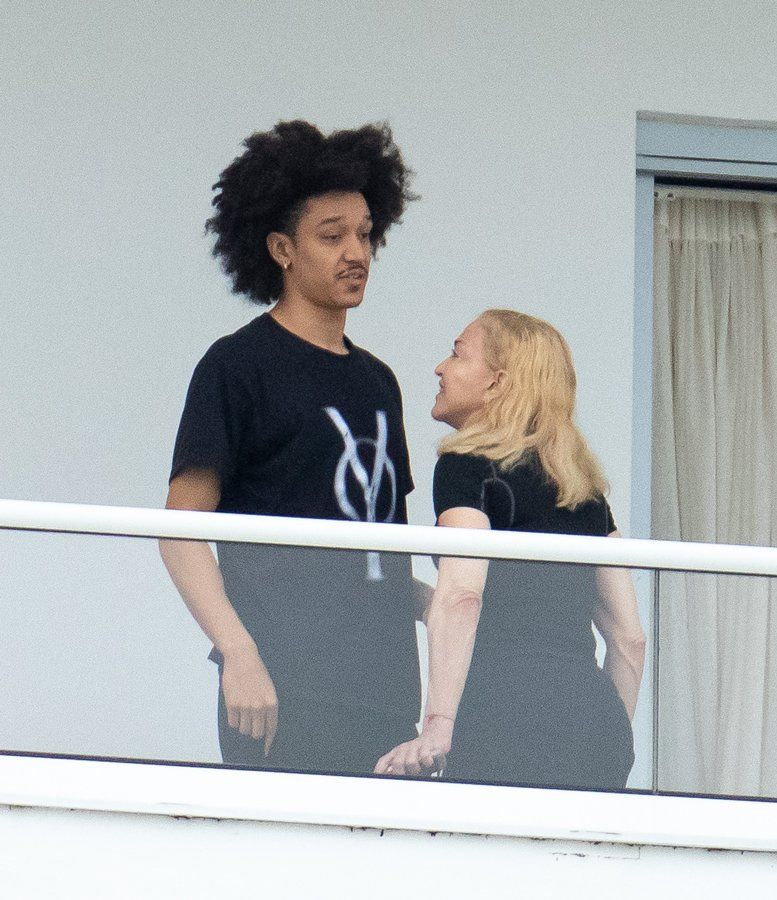 Madonna 35 yaş küçük sevgilisiyle görüntülendi - Sayfa:2