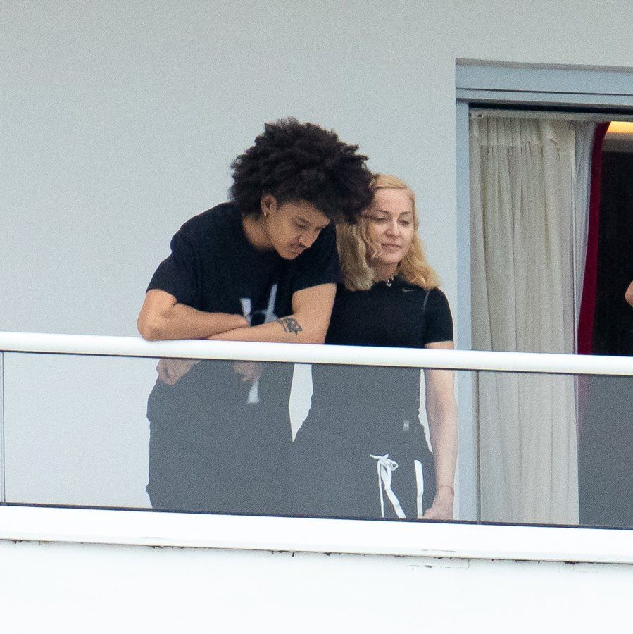 Madonna 35 yaş küçük sevgilisiyle görüntülendi - Sayfa:3