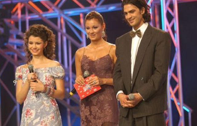 Beren Saat'e sitem, Engin Akyürek'e övgü! - Sayfa:2