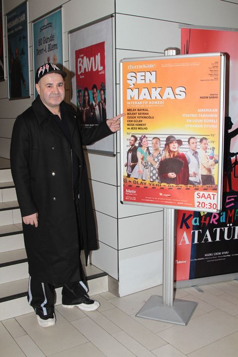Şafak Sezer 20 yıl önce oynadığı 'Şen Makas'ı izledi - Sayfa:1
