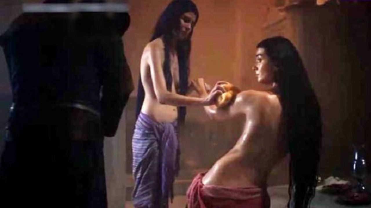 Tuba Büyüküstün hamam sahnesiyle Rise of Empires Ottoman'a damga vurdu! - Sayfa:1