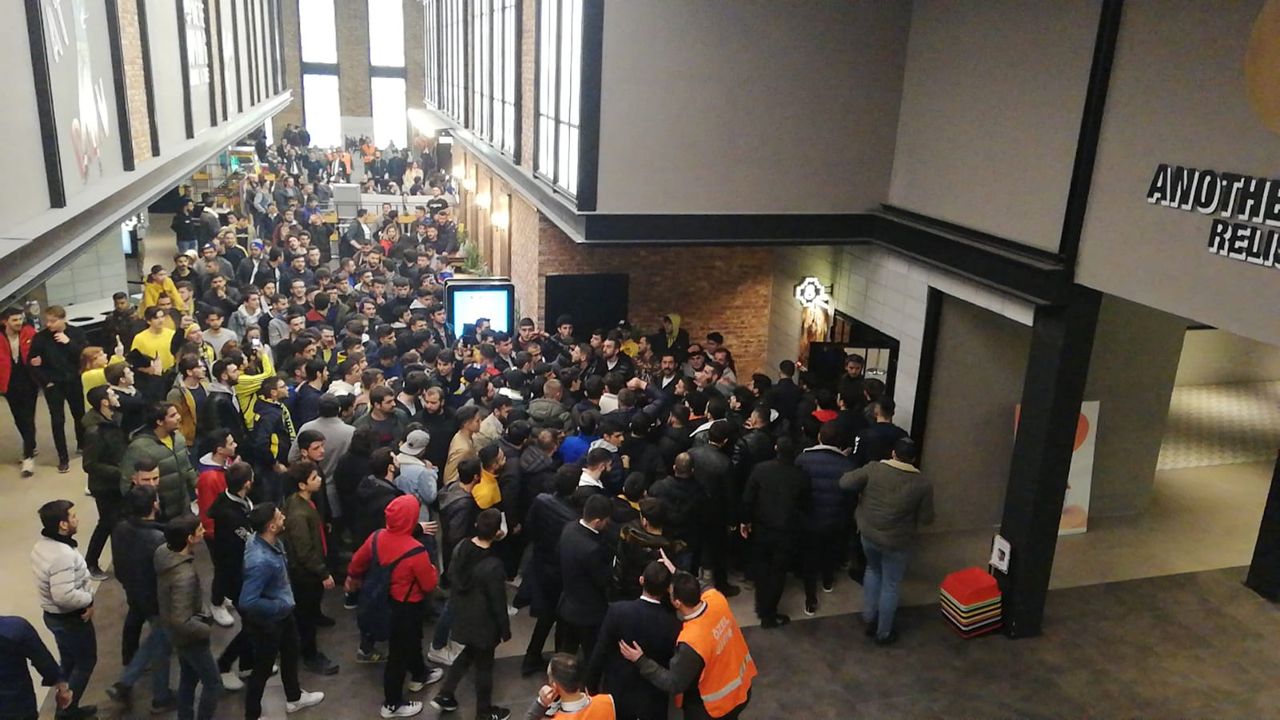 Taraftarlar 'Türkler Geliyor'da buluştu! - Sayfa:1