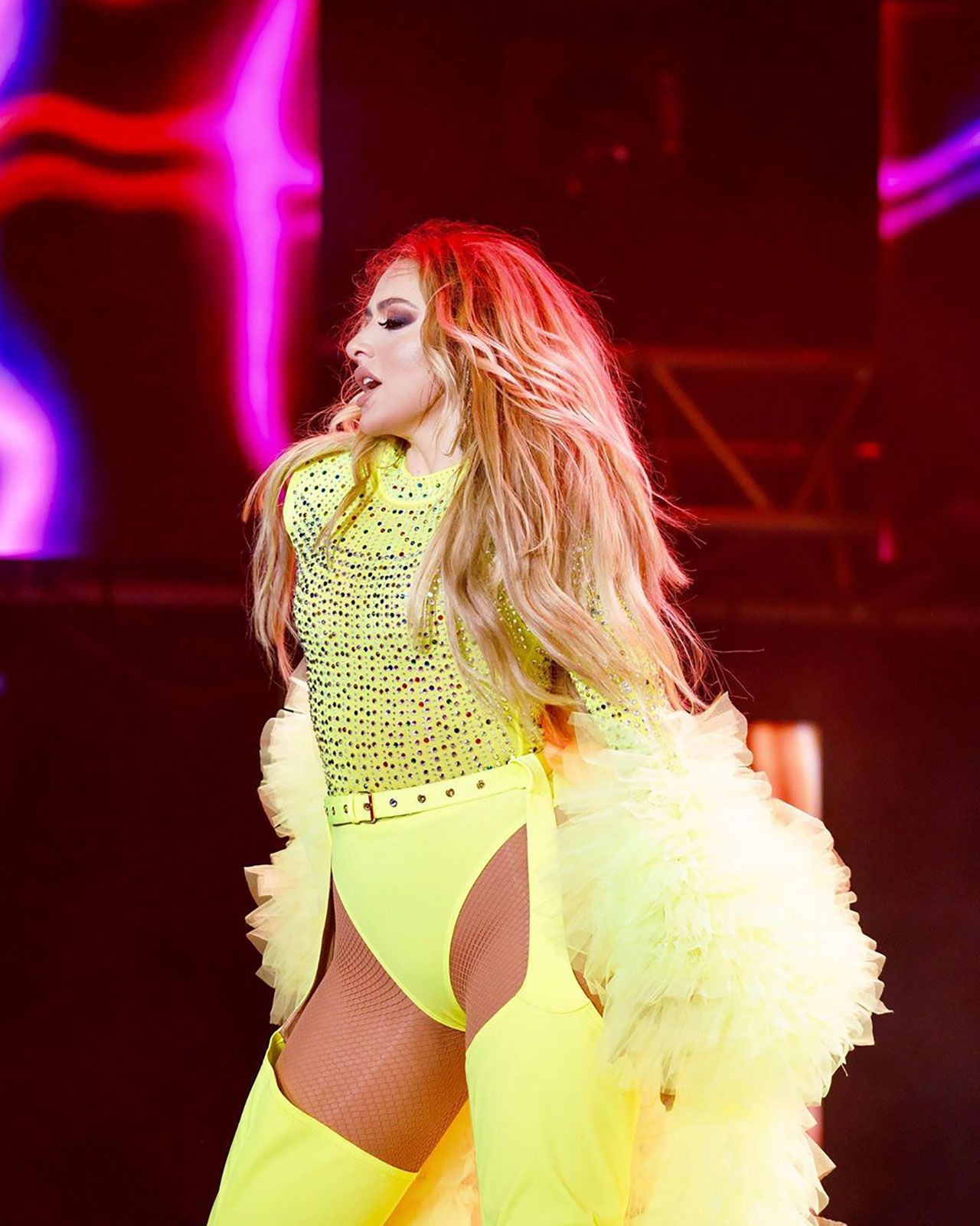 Hadise kıyafetlerine servet harcadı - Sayfa:3