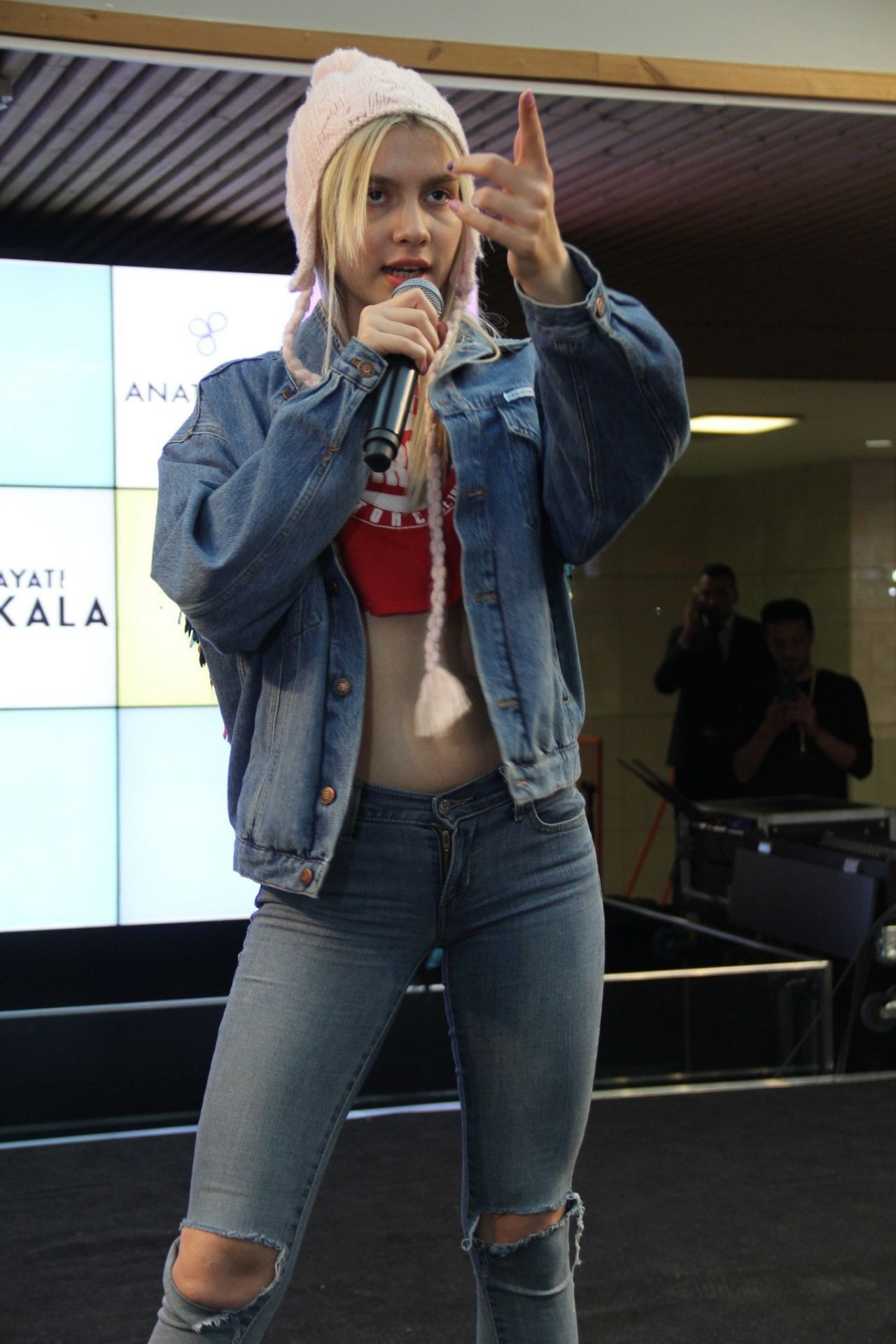 'Yönetmen' Aleyna Tilki’den kulis paylaşımı - Sayfa:1