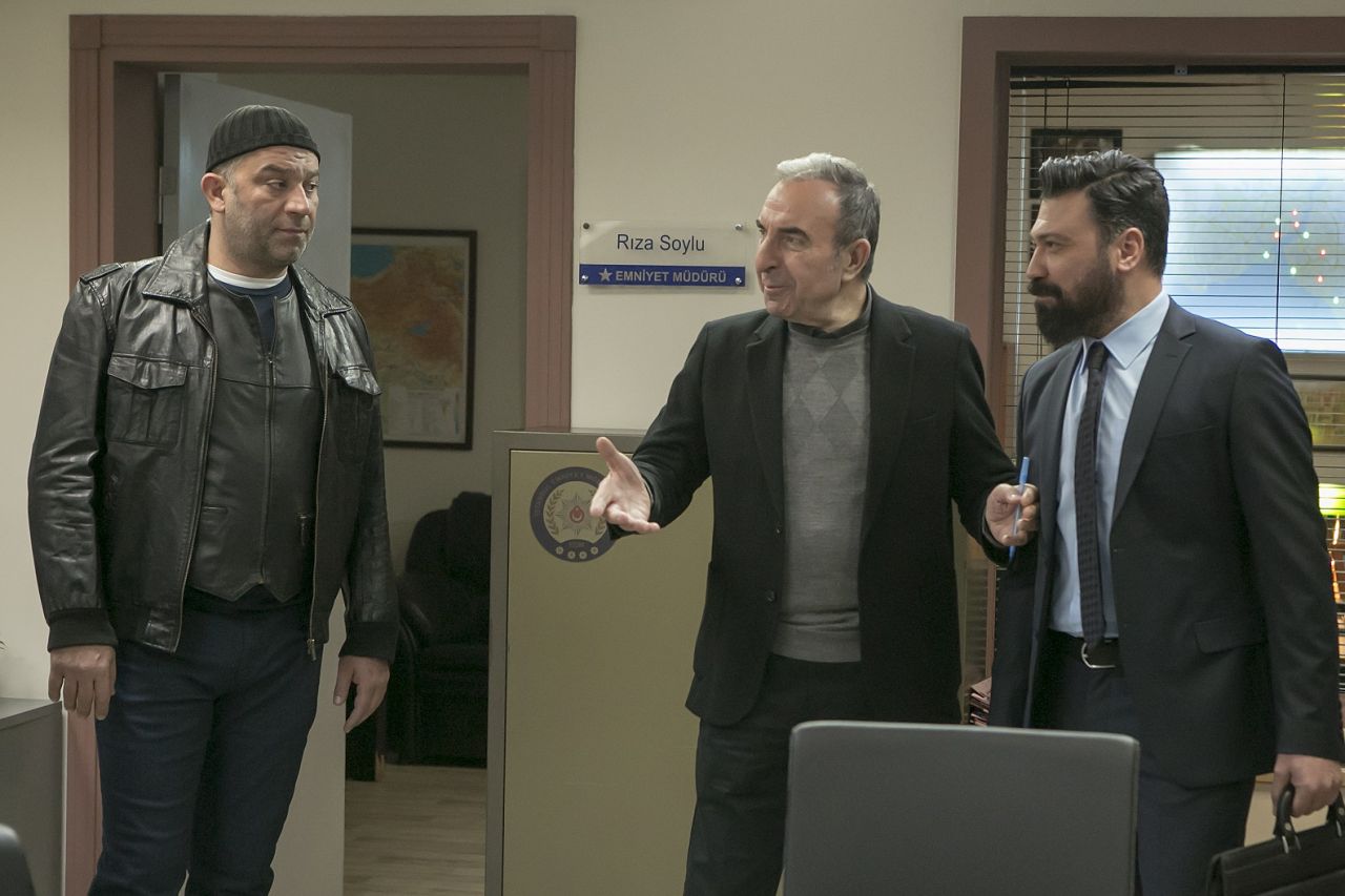 Arka Sokaklar'a bomba isim! Hangi ünlü oyuncu diziye konuk olacak? - Sayfa:1