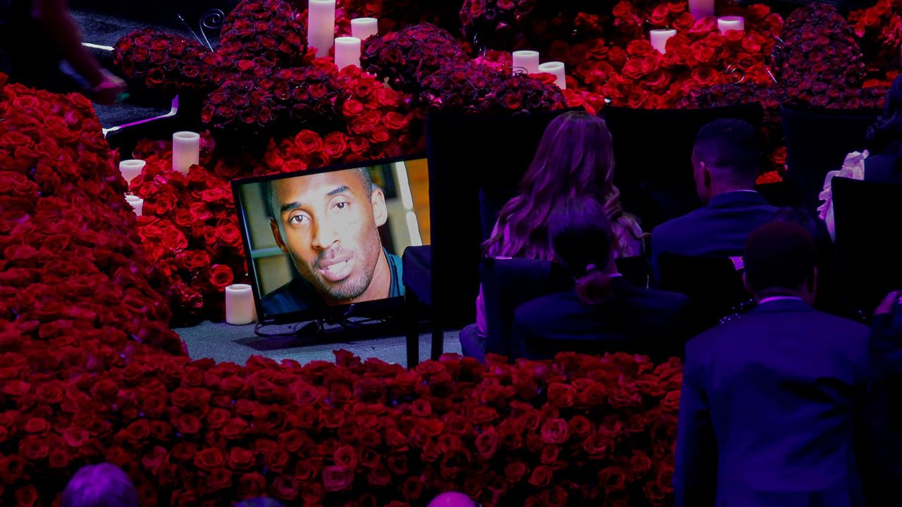Kobe Bryant'a efsane olduğu yerde veda! - Sayfa:1