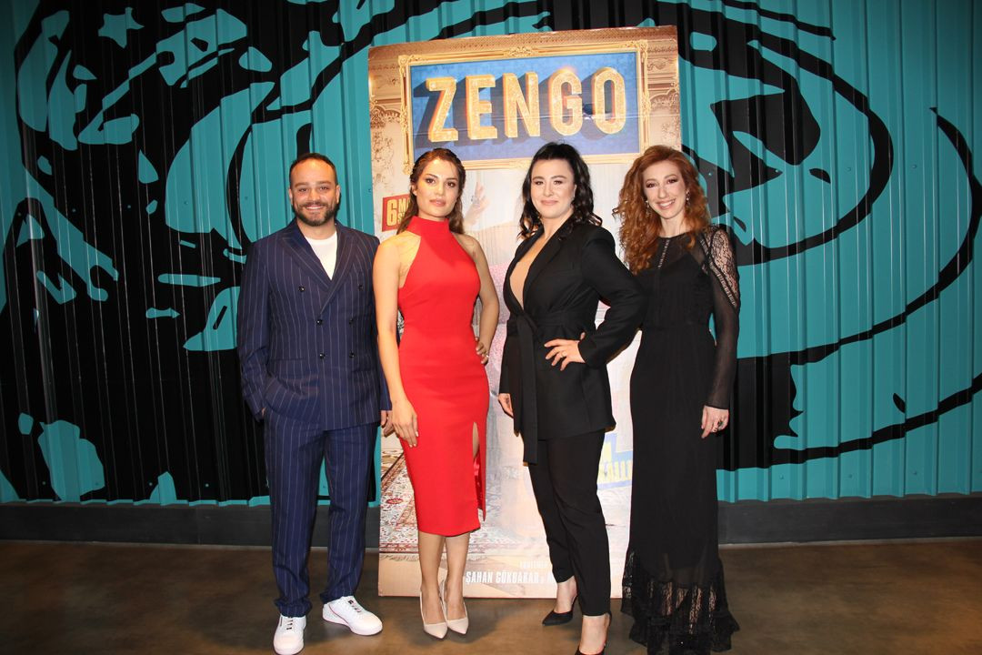 Zengo'nun halk galasında kahkaha tufanı - Sayfa:1