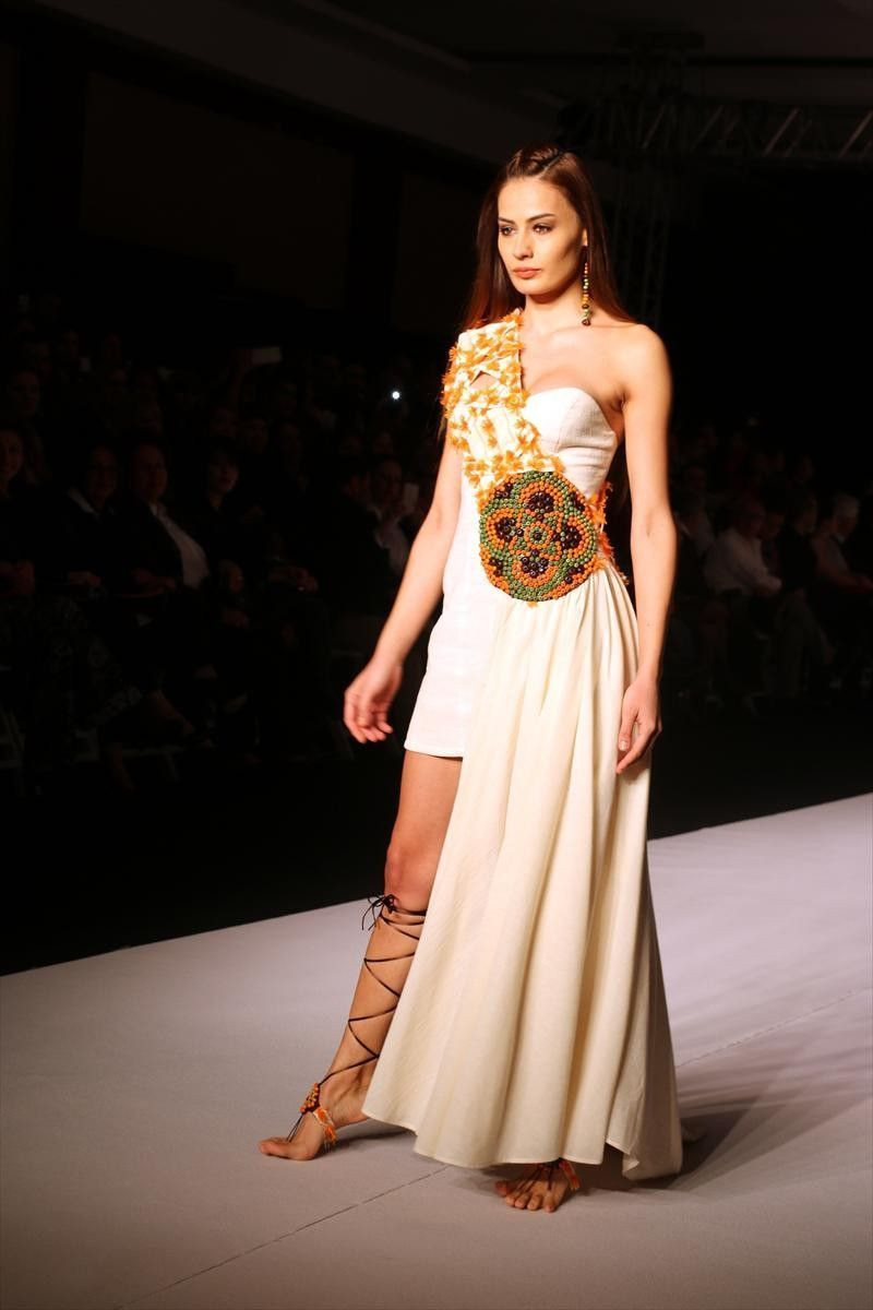 Yatak odasında böcek bulmuştu.. Sinem Sülün�e şok! Yatak odasında böcek bulmuştu.. Sinem Sülün�e şok!