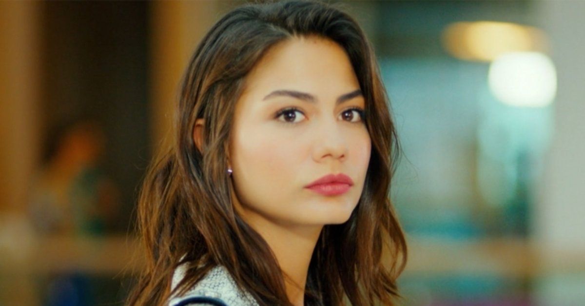 Demet Özdemir'den aşk yorumuna ilginç yanıt - Sayfa:1