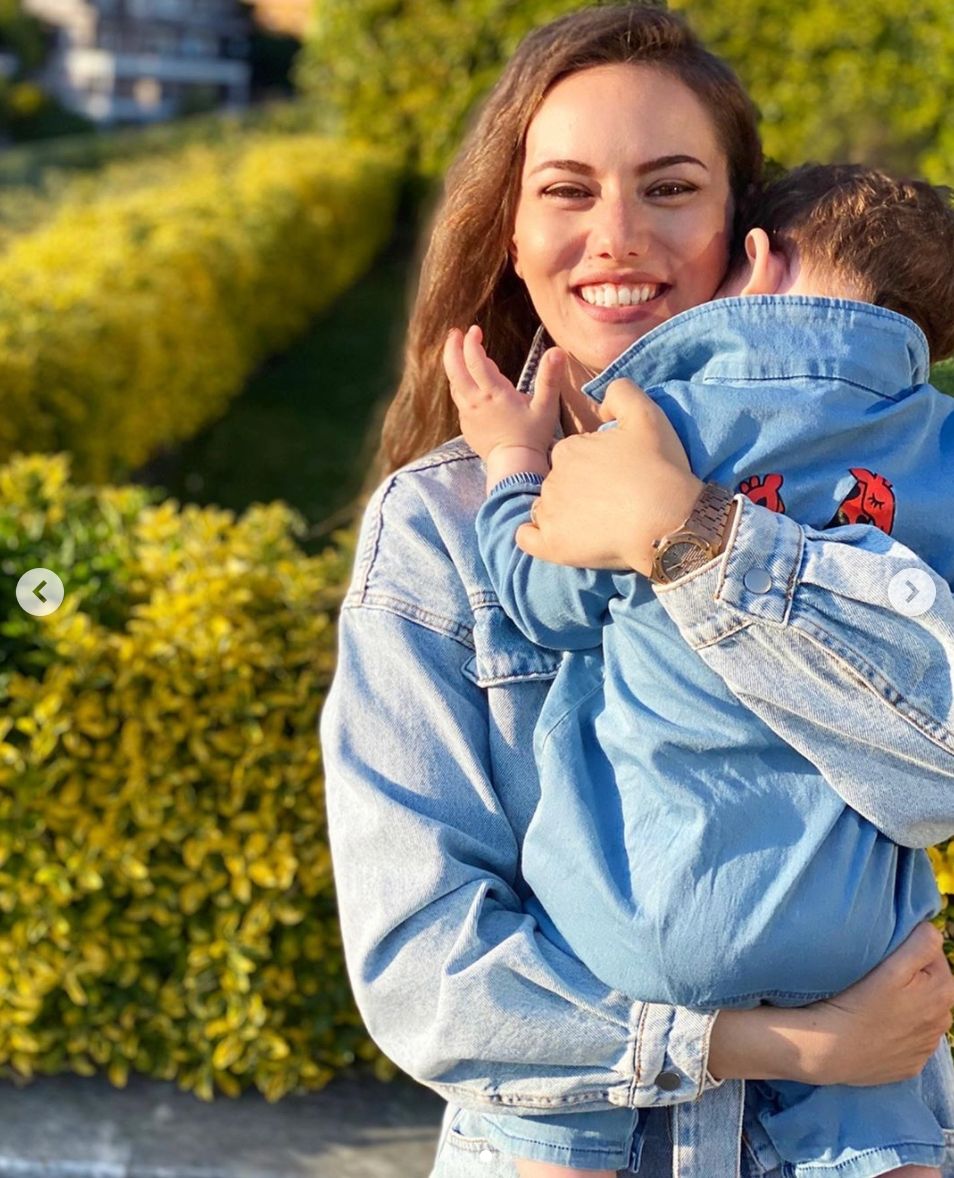 Fahriye Evcen ve oğlu Karan sosyal medyayı salladı - Sayfa:4