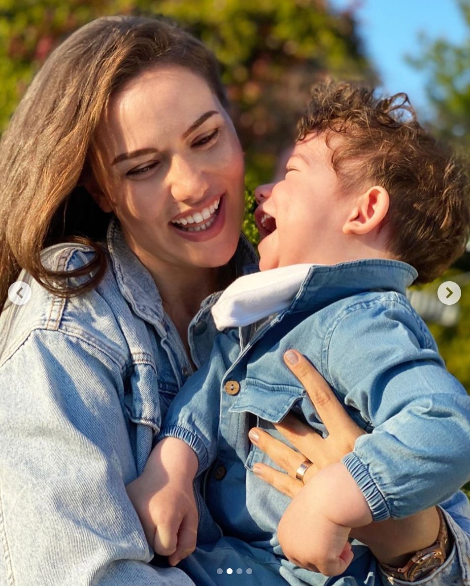 Burak Özçivit ve Fahriye Evcen çifti, Karan'ı parka götürdü! - Sayfa:4