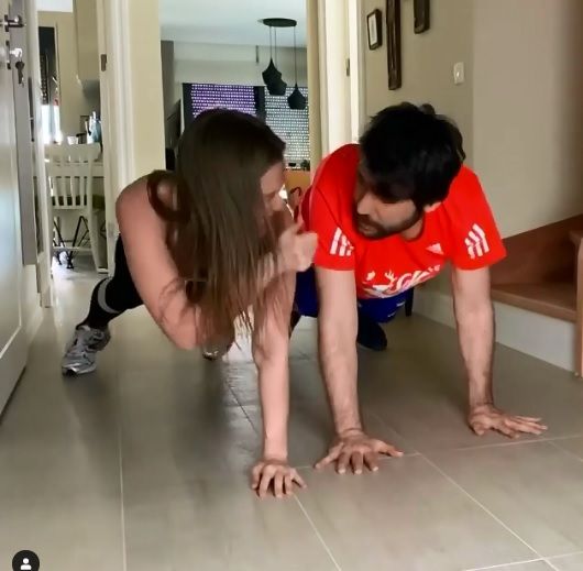 Begüm Öner çirkin mesajı ifşa etti! Ne öpüşüyorsun - Sayfa:1