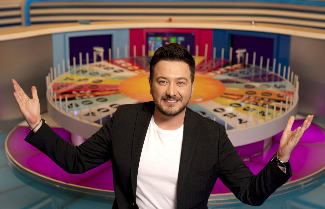 Çarkıfelek 'Bayram Özel' bölümüyle ekrana geliyor! Hangi ünlü isimler yarışacak? - Sayfa:1