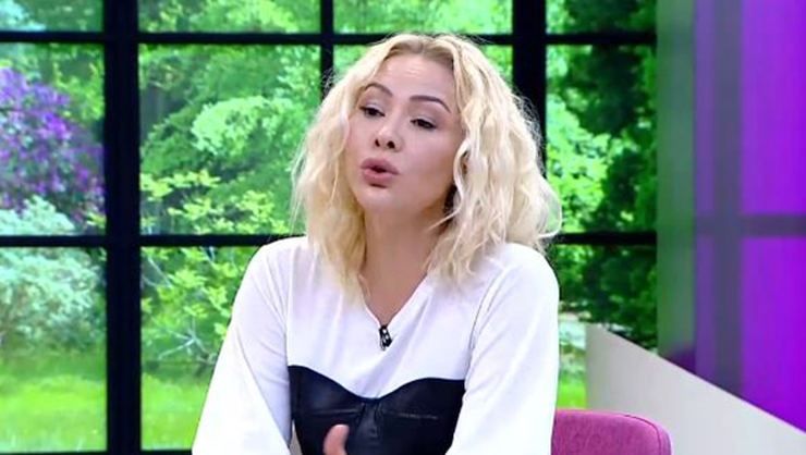 Şarkıcı Aylin Coşkun: Param da itibarım da gitti - Sayfa:1