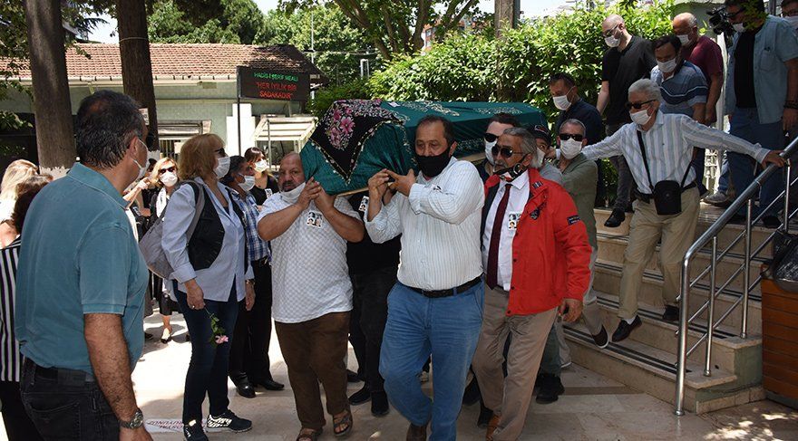 Usta sanatçı Ayşegül Atik alkışlarla uğurlandı! - Sayfa:4