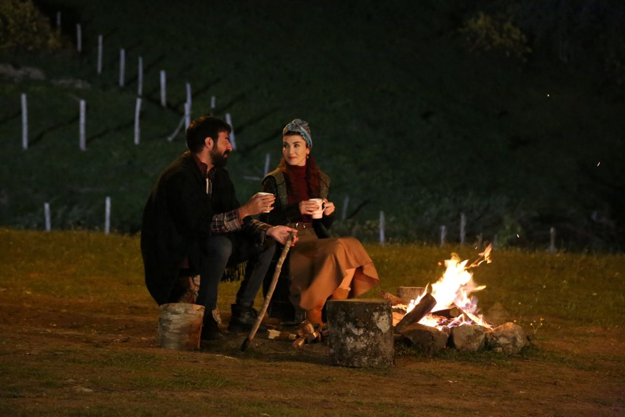 Yıldız'dan Kuzey'e ilk öpücük! - Sayfa:1