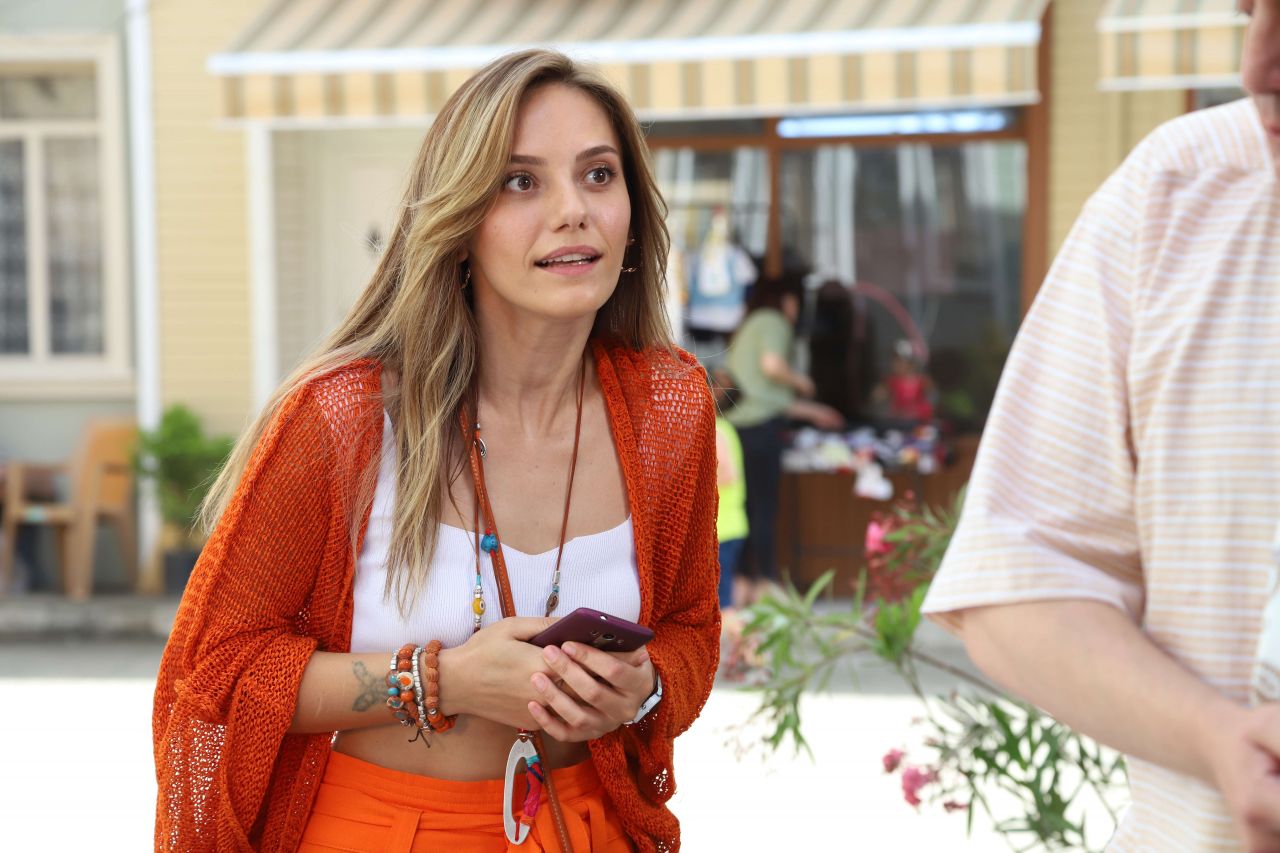 Çatı Katı Aşk’ın setinden neşeli kareler - Sayfa:4