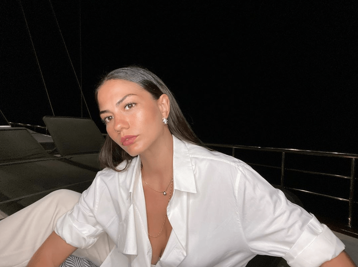 Demet Özdemir'den 10 milyon kutlaması! - Sayfa:4
