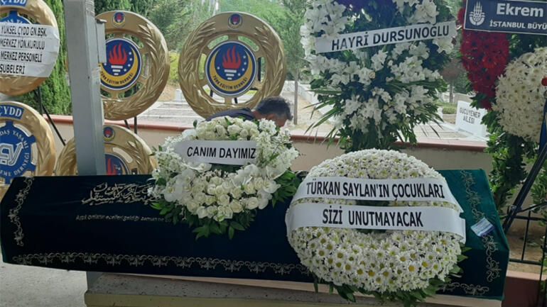 Huysuz Virjin'e veda... Seyfi Dursunoğlu son yolculuğuna uğurlandı! - Sayfa:4