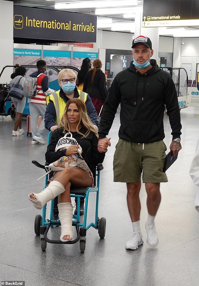 Türkiye’de tatildeyken iki ayağı da kırılmıştı… Katie Price ülkesine böyle döndü! - Sayfa:2