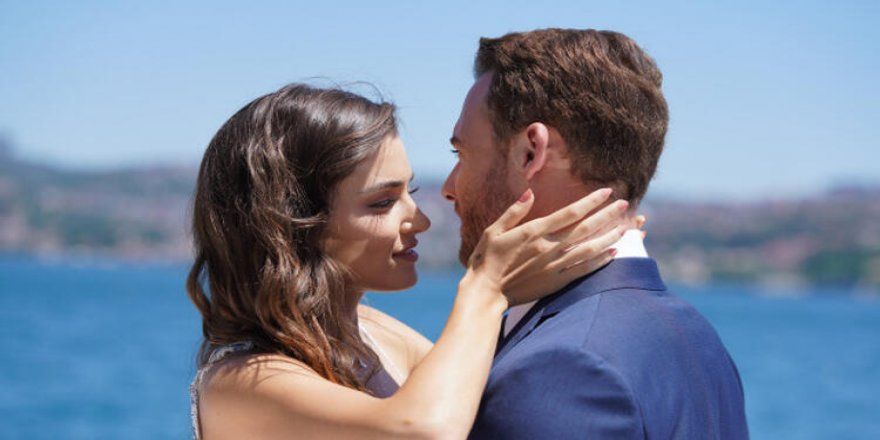 Kerem Bürsin'den Hande Erçel'le öpüşme açıklaması - Sayfa:1
