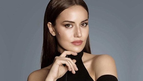 Fahriye Evcen'den sevenlerini üzecek karar - Sayfa:4