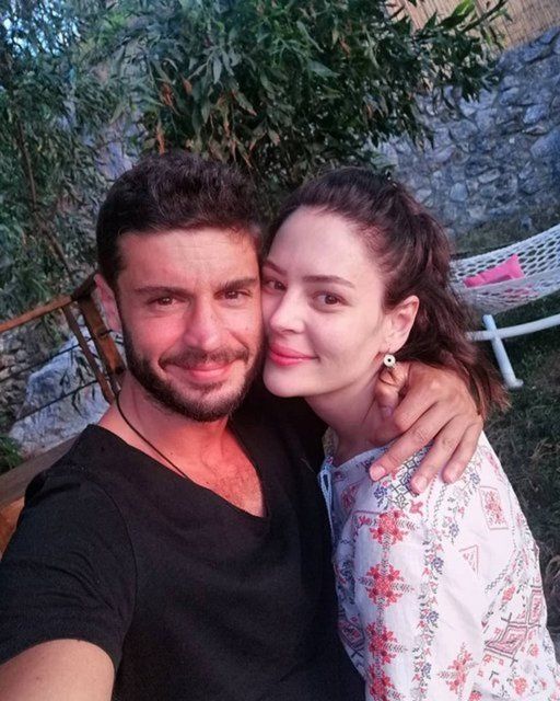 Berk Oktay'dan Yıldız Çağrı Atiksoy'a: Kadınım - Sayfa:3