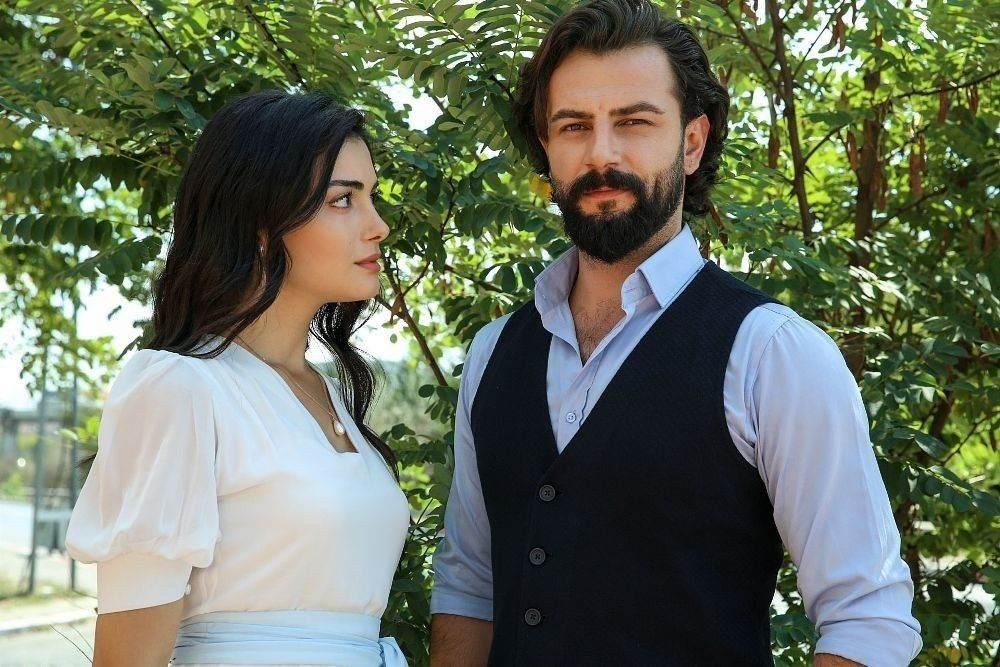 Yemin oyuncusu Gökberk Demirci'den Özge Yağız'a romantik mesaj - Sayfa:1