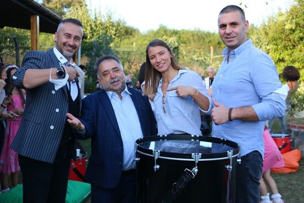 Ünlü isimler sanat akademisi açılışında - Sayfa:2