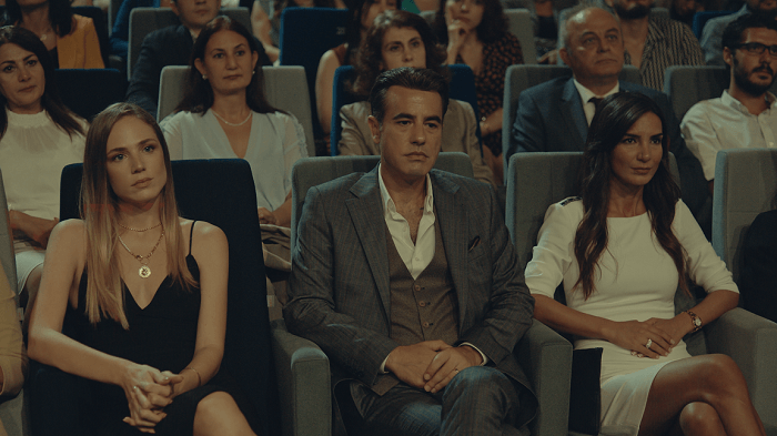 Yeni Hayat'tan kadına şiddete karşı sahne! - Sayfa:1