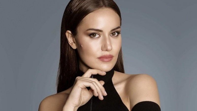 Fahriye Evcen'in yeğeniyle benzerliği şaşırttı - Sayfa:1