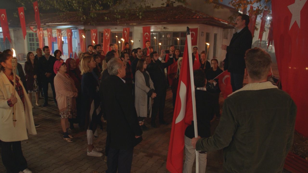 Kalk Gidelim dizisinde Cumhuriyet Bayramı coşkusu! - Sayfa:1