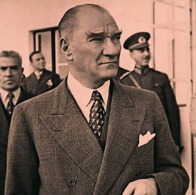 Herkes tek yürek oldu... Ünlü isimlerden 10 Kasım paylaşımları - Sayfa:2