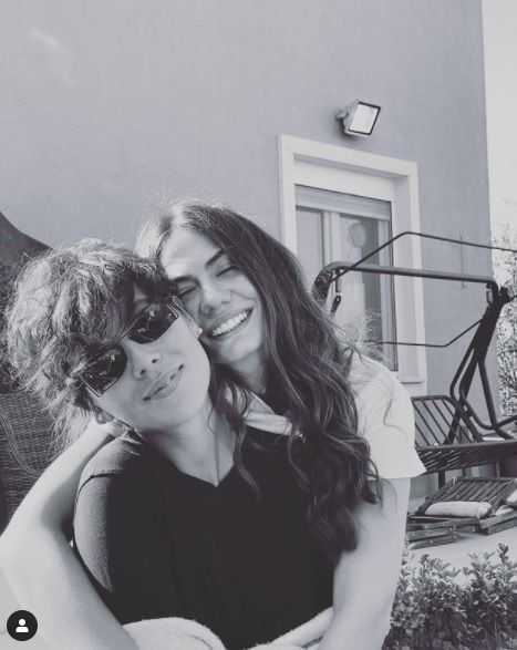 Demet Özdemir ve Deniz Bulutsuz'dan dikkat çeken kare - Sayfa:2