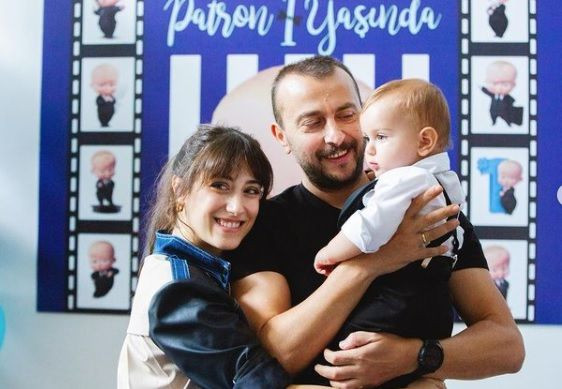 Hazal Kaya'dan Fikret Ali'ye ilginç parti - Sayfa:1