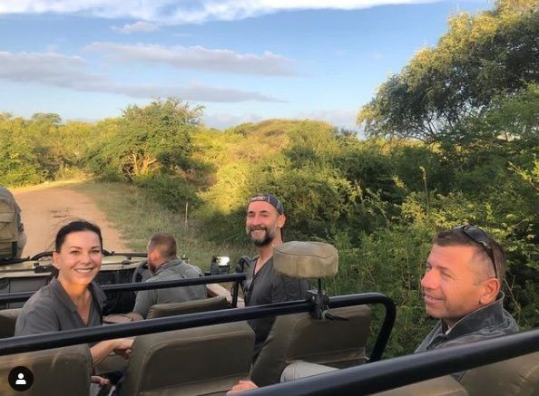 Ünlü çift Afrika'da safari yapıyor - Sayfa:1
