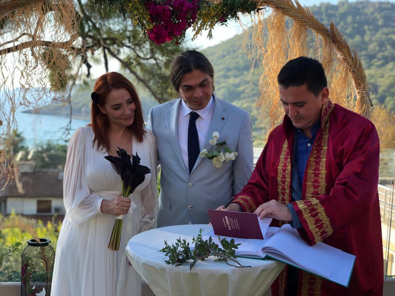 Aylin Aslım mutlu haberi verdi - Sayfa:1