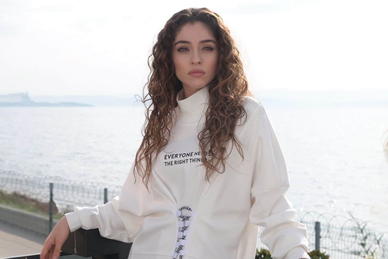 Sol Yanım'ın Biricik'i Cemre Baysel, MedyaTava'nın sorularını yanıtladı: 'Şu an sette herkes birbirine tatlısı diyor' - Sayfa:4