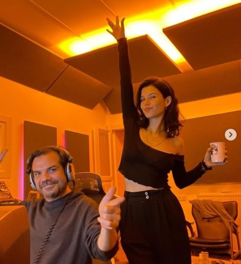 Beren Saat: Yıllar önce bugün Kenan'la ilk kez... - Sayfa:1