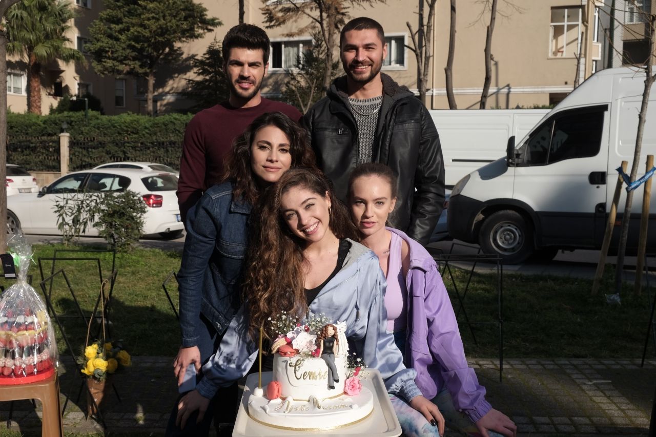 Sol Yanım setinde doğum günü sürprizi - Sayfa:3
