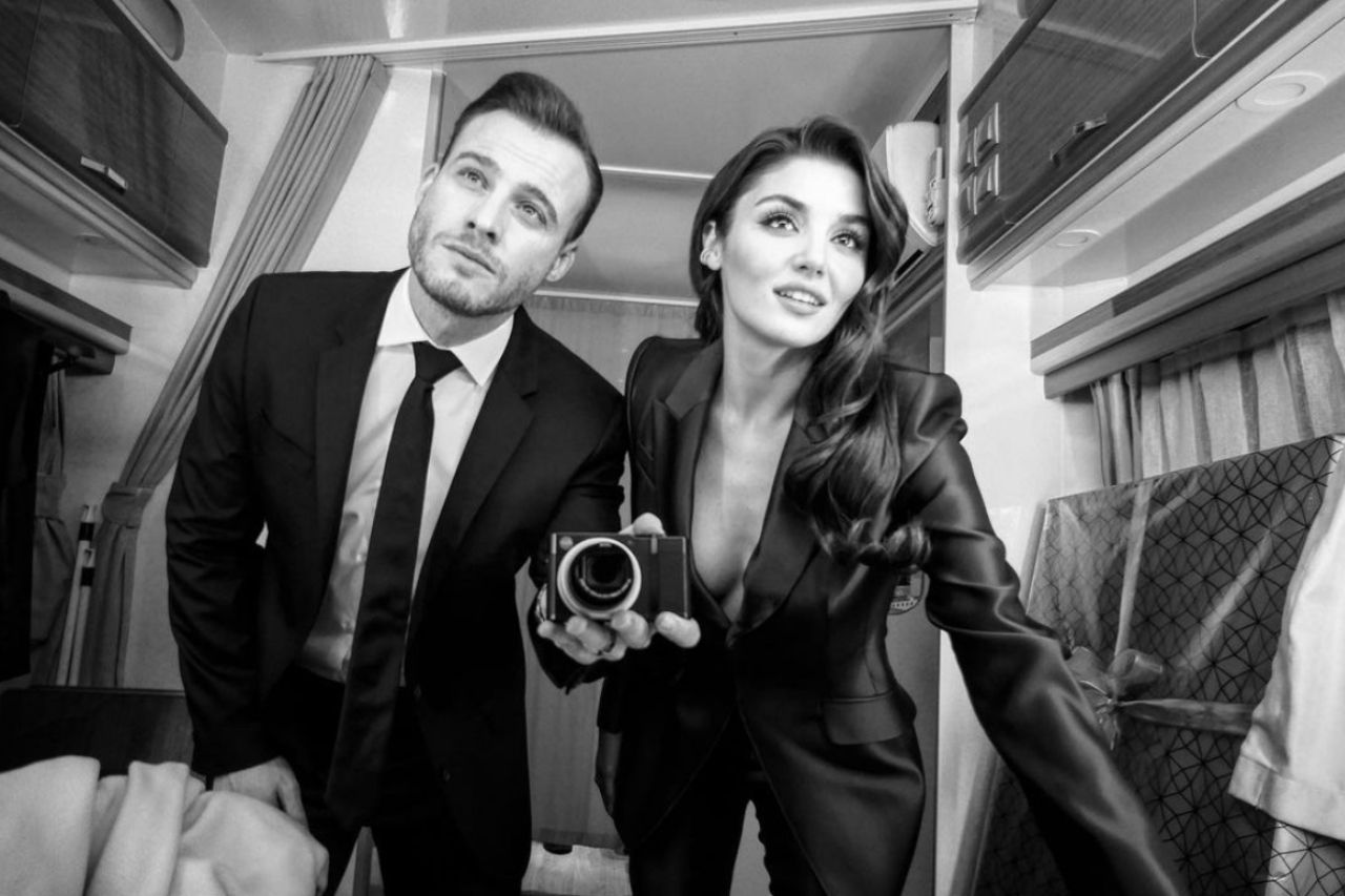 Hande Erçel'in duş sonrası paylaşımına beğeni yağdı! Kerem Bürsin de kayıtsız kalamadı - Sayfa:1