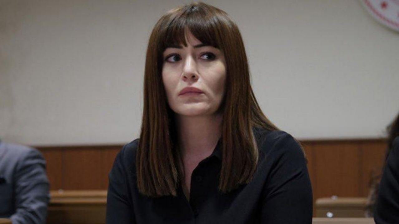 Deniz Çakır sessizliğini bozdu! Ünlü oyuncudan küfür ve hakaret iddiasına yanıt - Sayfa:1