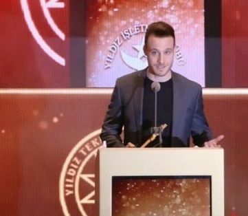 Hande Erçel'den Bay J'ye Kerem Bürsin cevabı - Sayfa:1