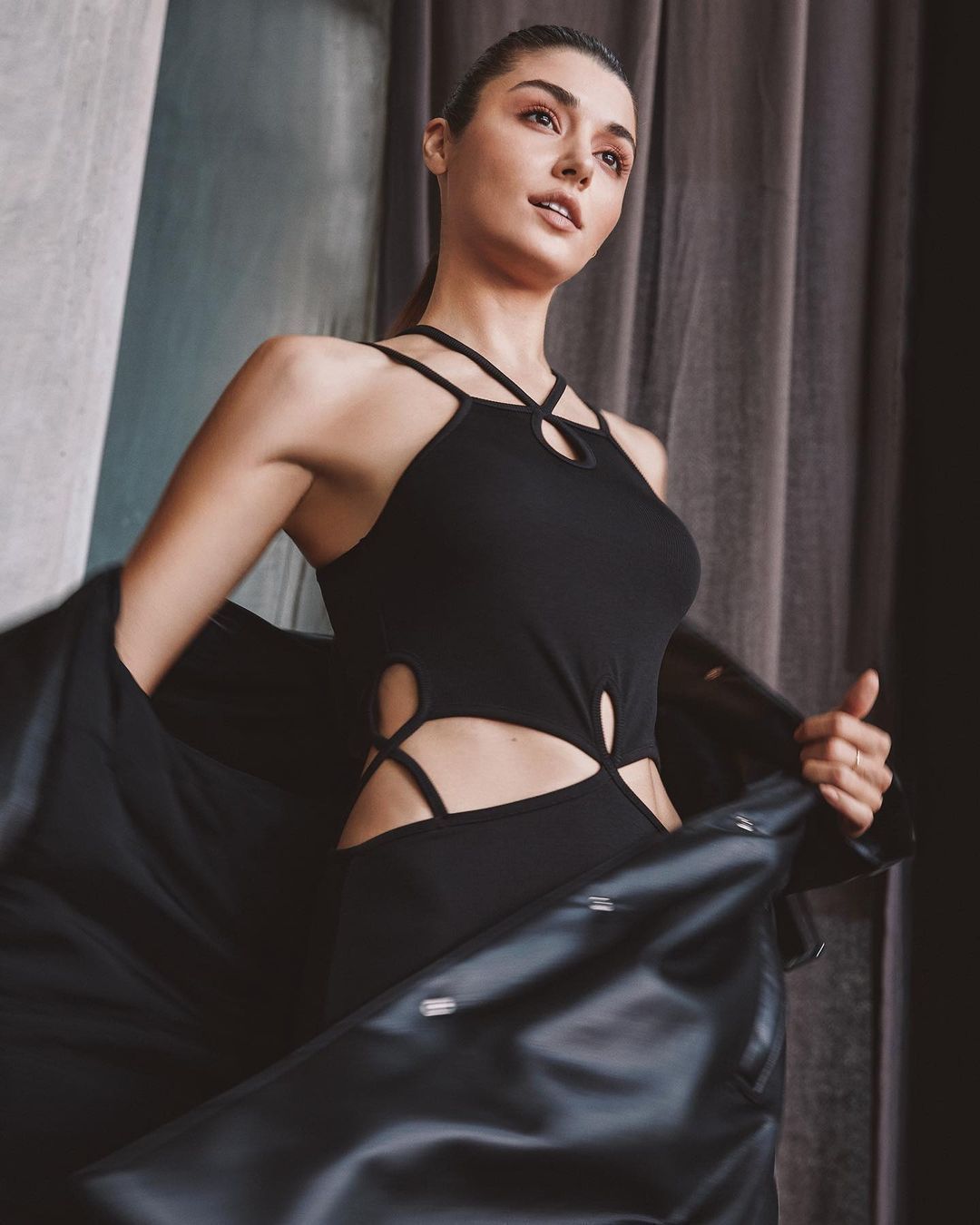 Hande Erçel'in 'Bazlama surat' öfkesi sürüyor! - Sayfa:3