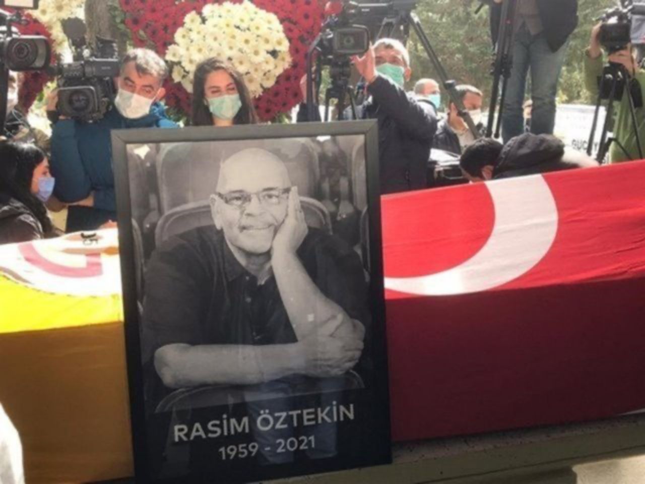 Rasim Öztekin'in eşinden duygusal paylaşım: 'İçim fazlasıyla acıyor...' - Sayfa:1