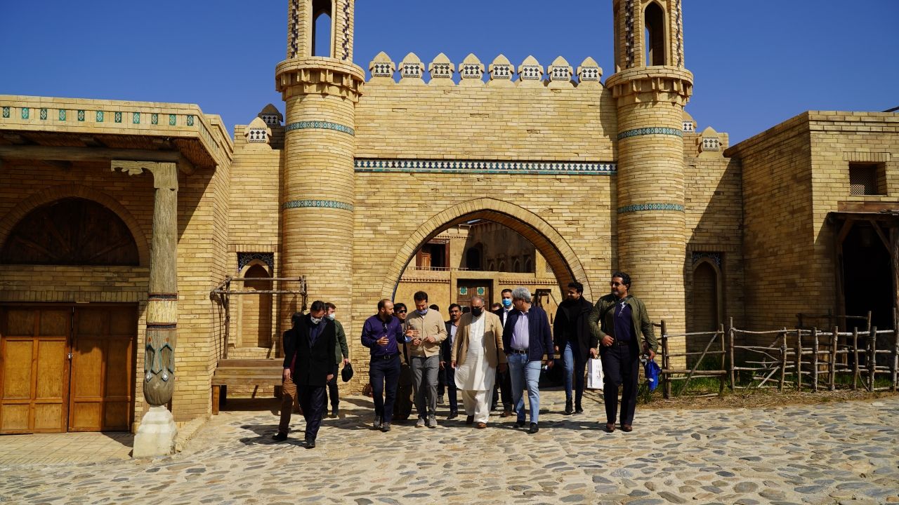 Pakistan Meclis Başkanı ‘Kuruluş Osman’ setini ziyaret etti - Sayfa:4
