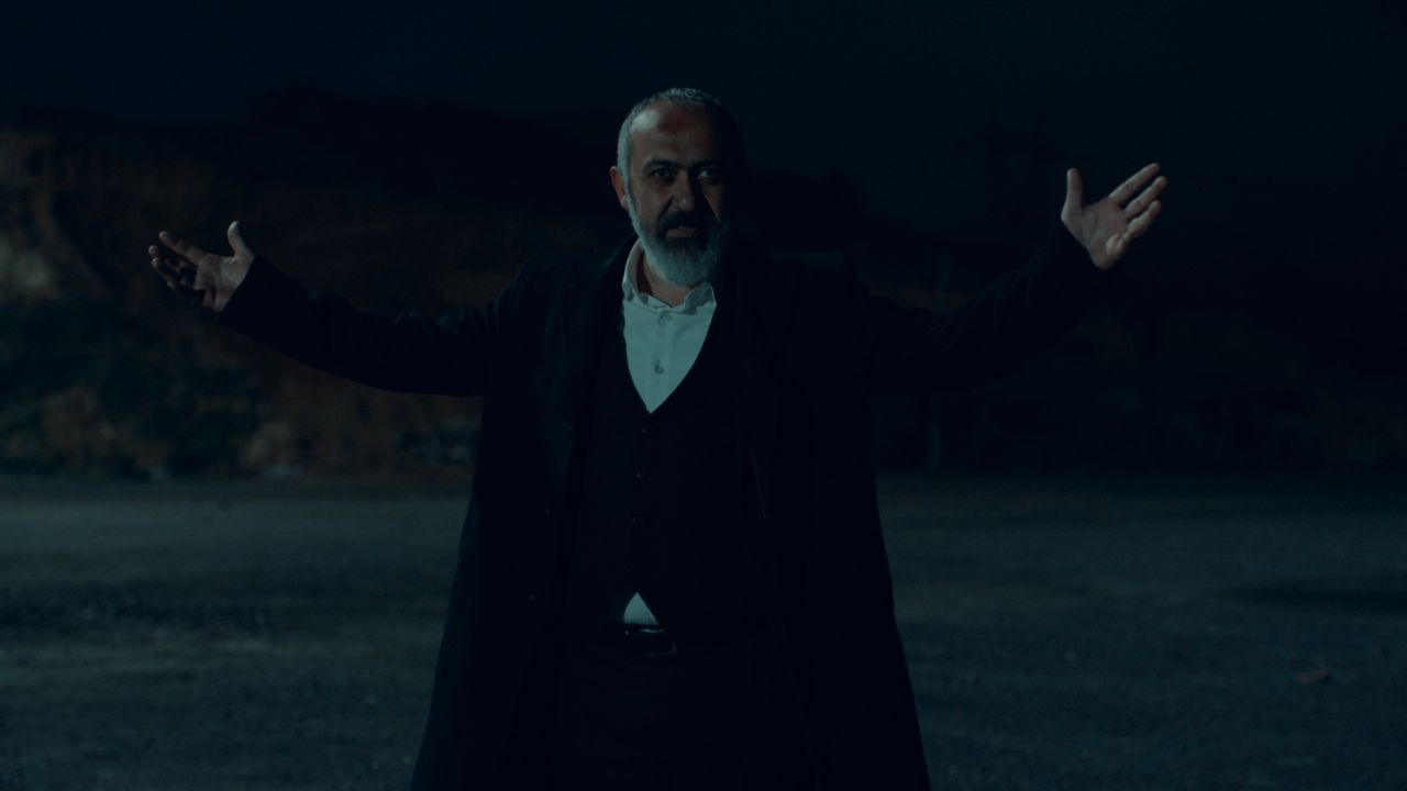 Çukur dizisinde izleyiciyi yasa boğan ölüm! İdris Baba'nın can yoldaşı Emmi veda etti - Sayfa:3