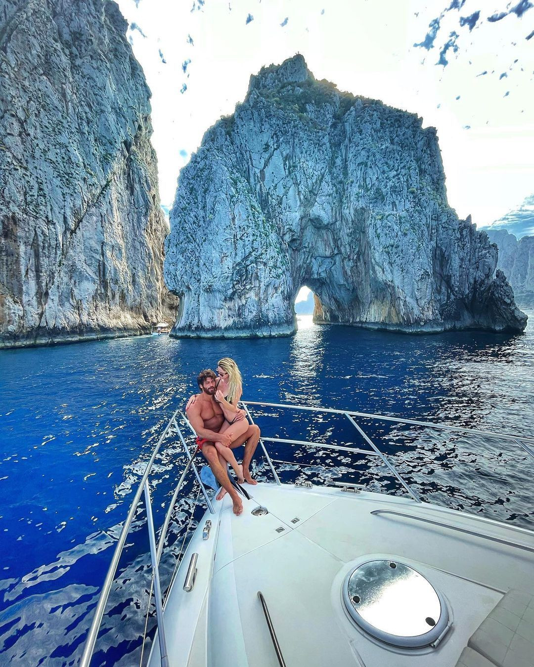 Diletta Leotta ve Can Yaman'dan Capri’de aşk pozları! - Sayfa:4