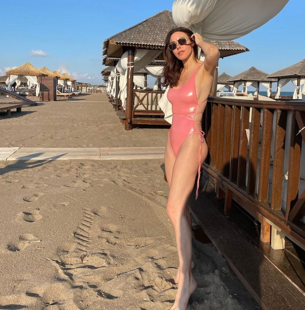 Defne Samyeli’nin tatil pozlarına beğeni yağdı - Sayfa:4
