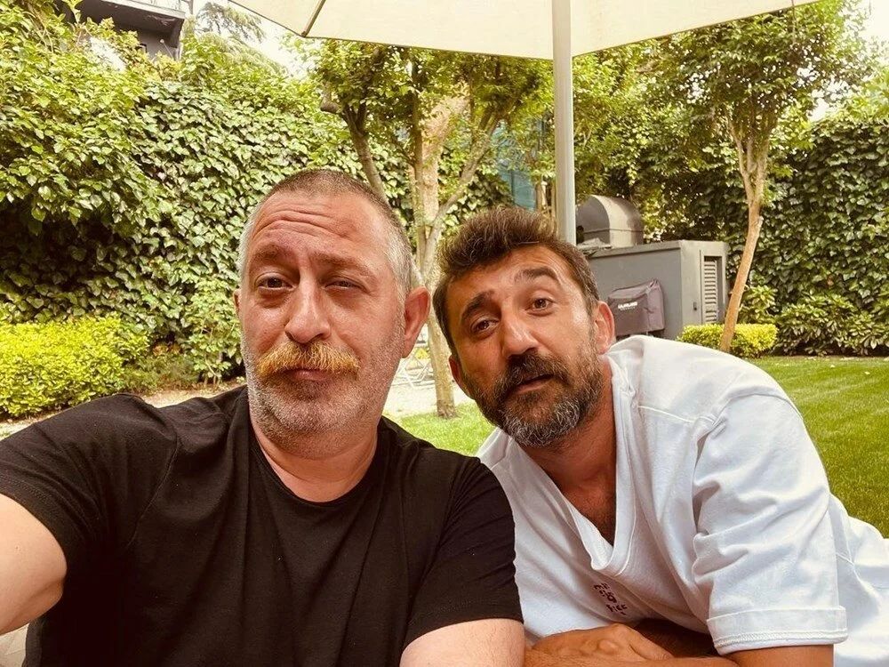 Cem Yılmaz'ın Erşan Kuneri dizisinin çekimleri başladı! Ezgi Mola'dan ilk set günü paylaşımı - Sayfa:4